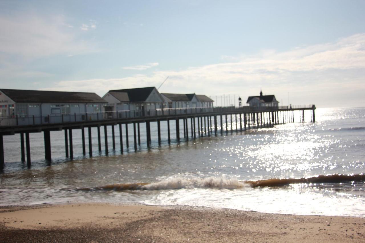 Вилла Seaside Luxury House On The Suffolk Coast Саксмундхэм Экстерьер фото